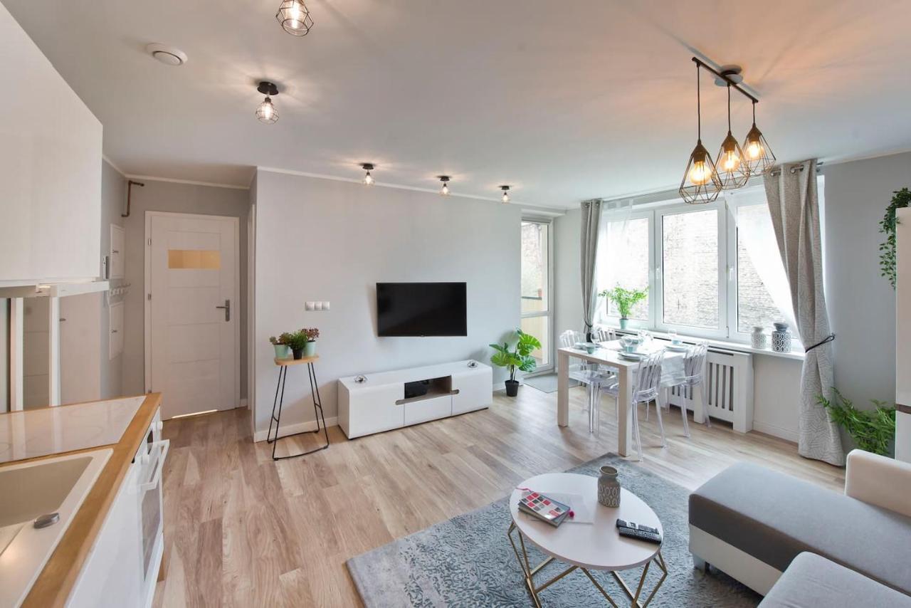 Stay Hip In Vibrant Centrally Located Apartment In Old Town Danzig Exterior foto