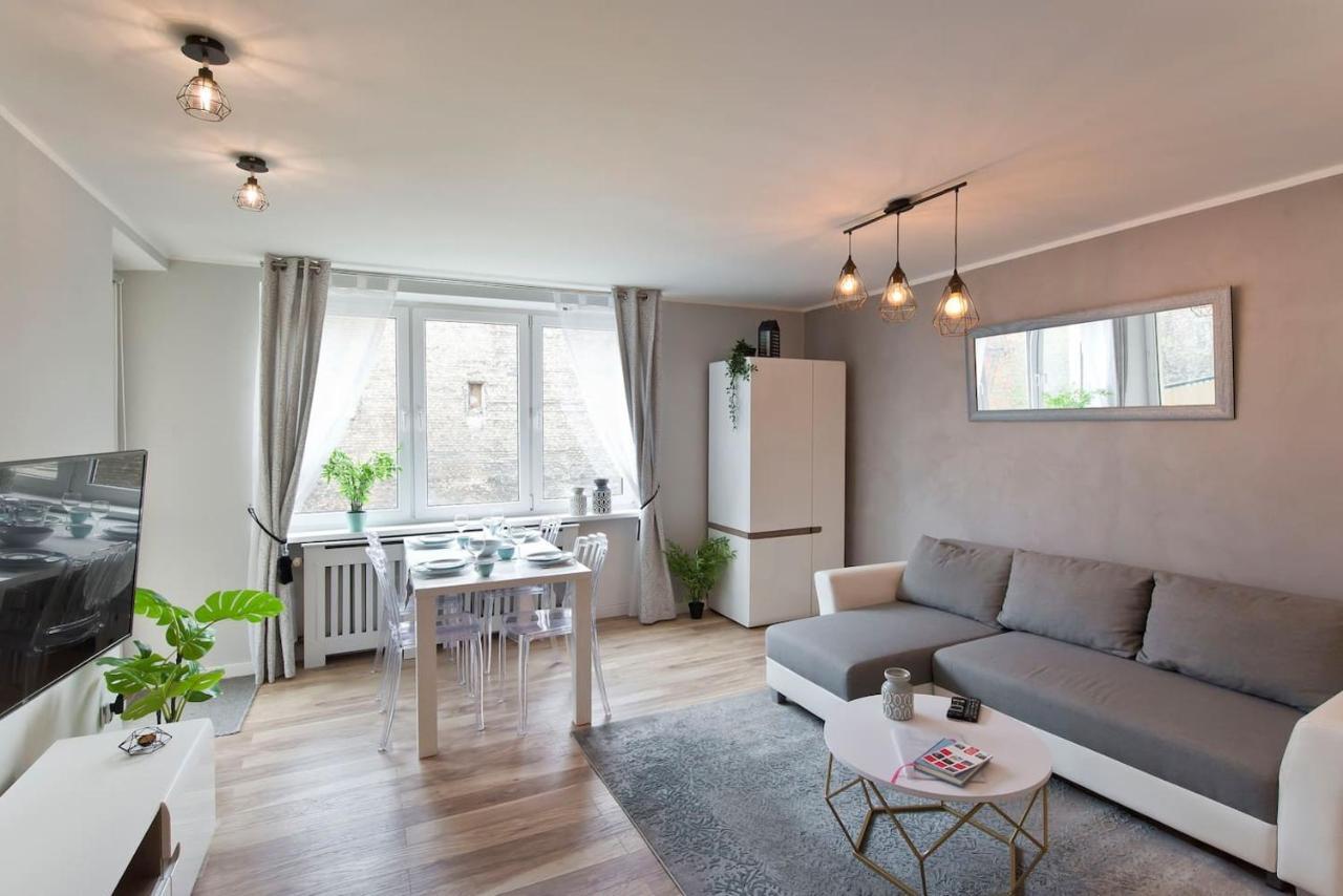 Stay Hip In Vibrant Centrally Located Apartment In Old Town Danzig Exterior foto
